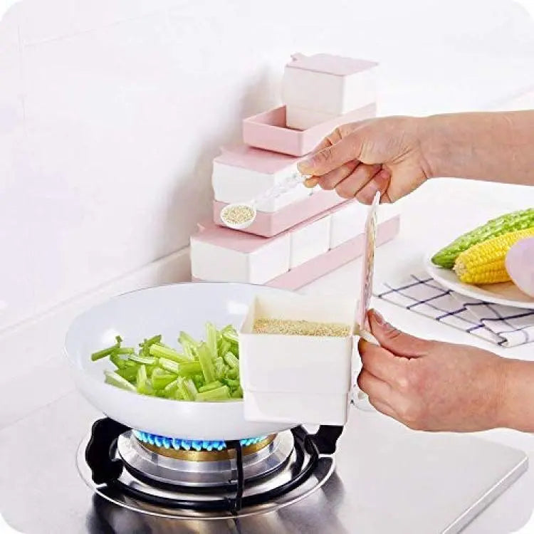 3 Grid Spices Storage Box With Spoon